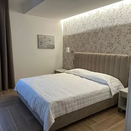 Vittoria 3* Cirò Marina