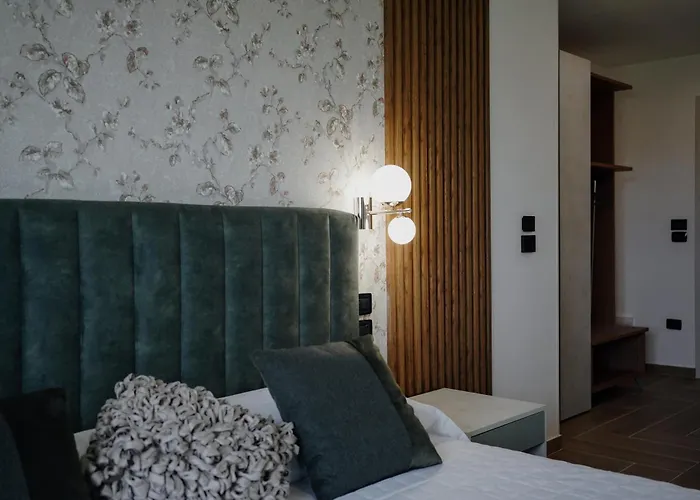 Vittoria 3* Cirò Marina